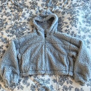 UO Sherpa zip up size S